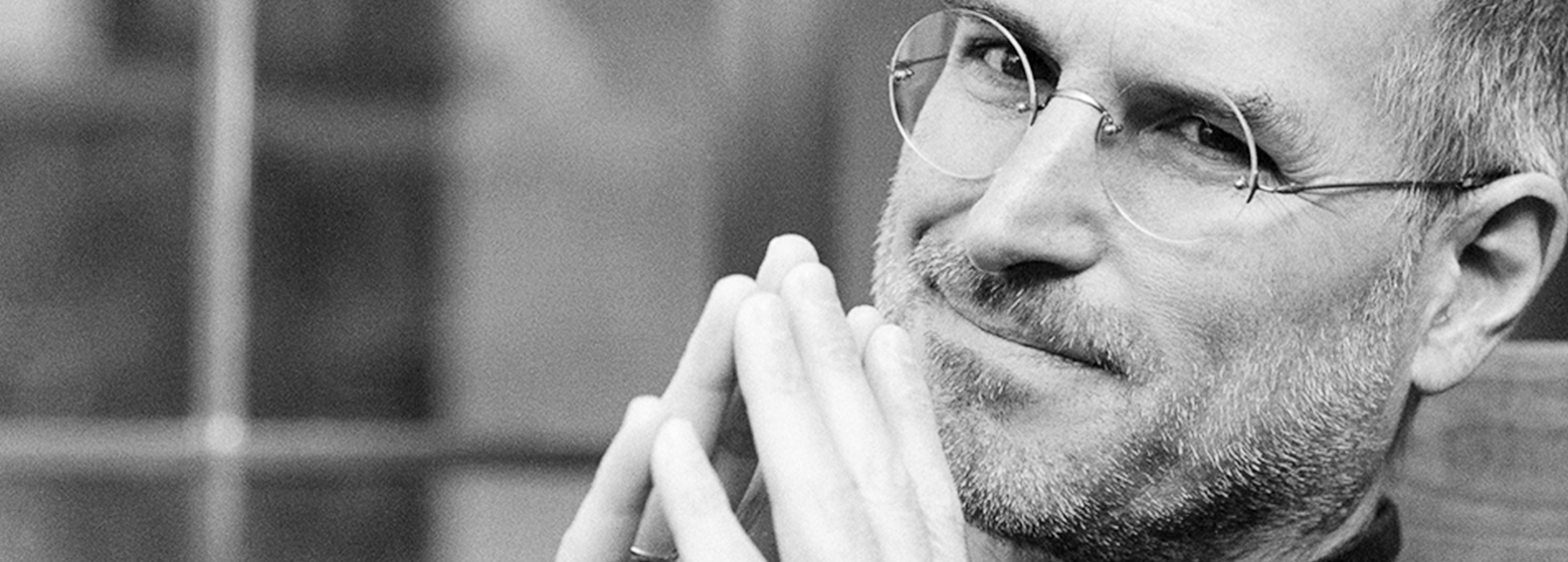 foto de Steve Jobs em preto e branco