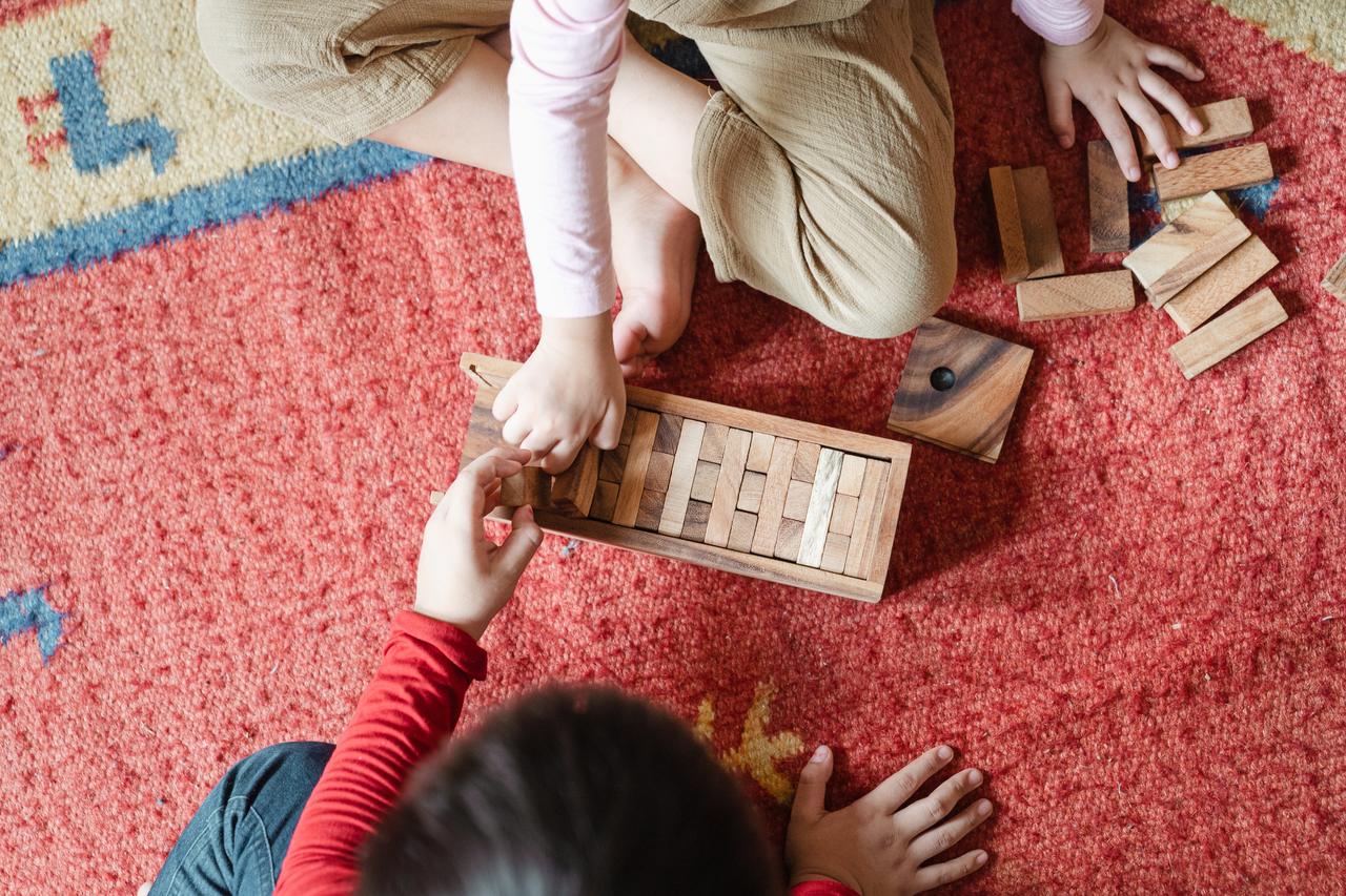 jogo de dominó cores - Educação Inclusiva